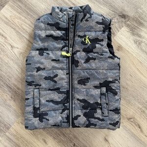 Calvin Klein youth Camo vest 3t